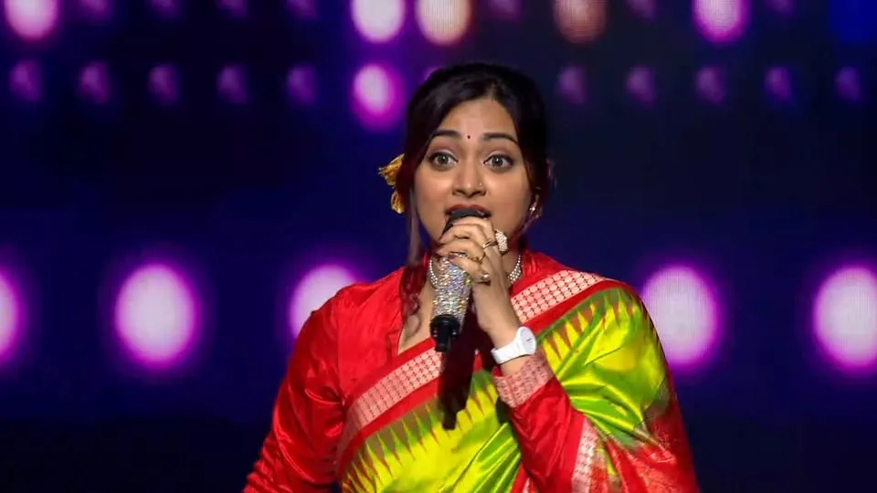 Grand welcome for Indian Idol Season 16 finalist Jyotirmayee in Bhubaneswar

