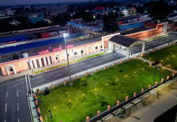 Barpali Railway Station Revamped with ₹22 Crore, Reflects Western Odisha's Cultural Heritage