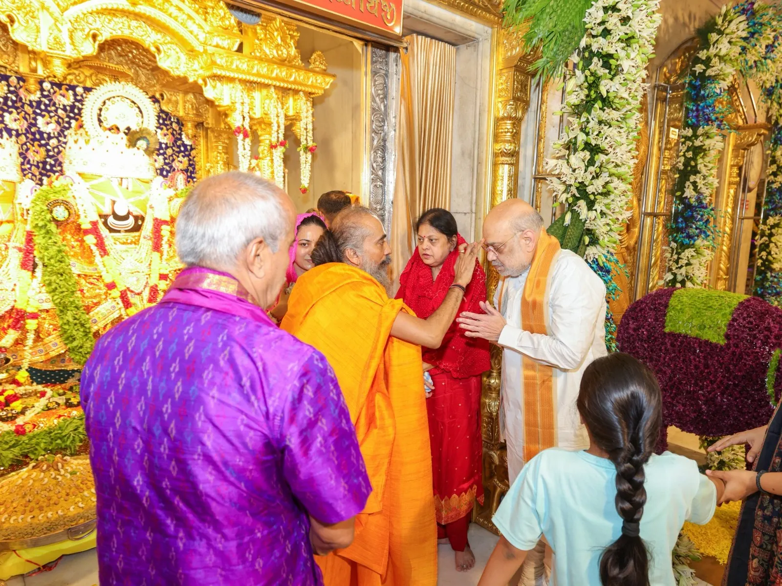 Rath Yatra: Amit Shah performs Mangala Aarti, offers prayers at Ahmedabad's Jagannath temple