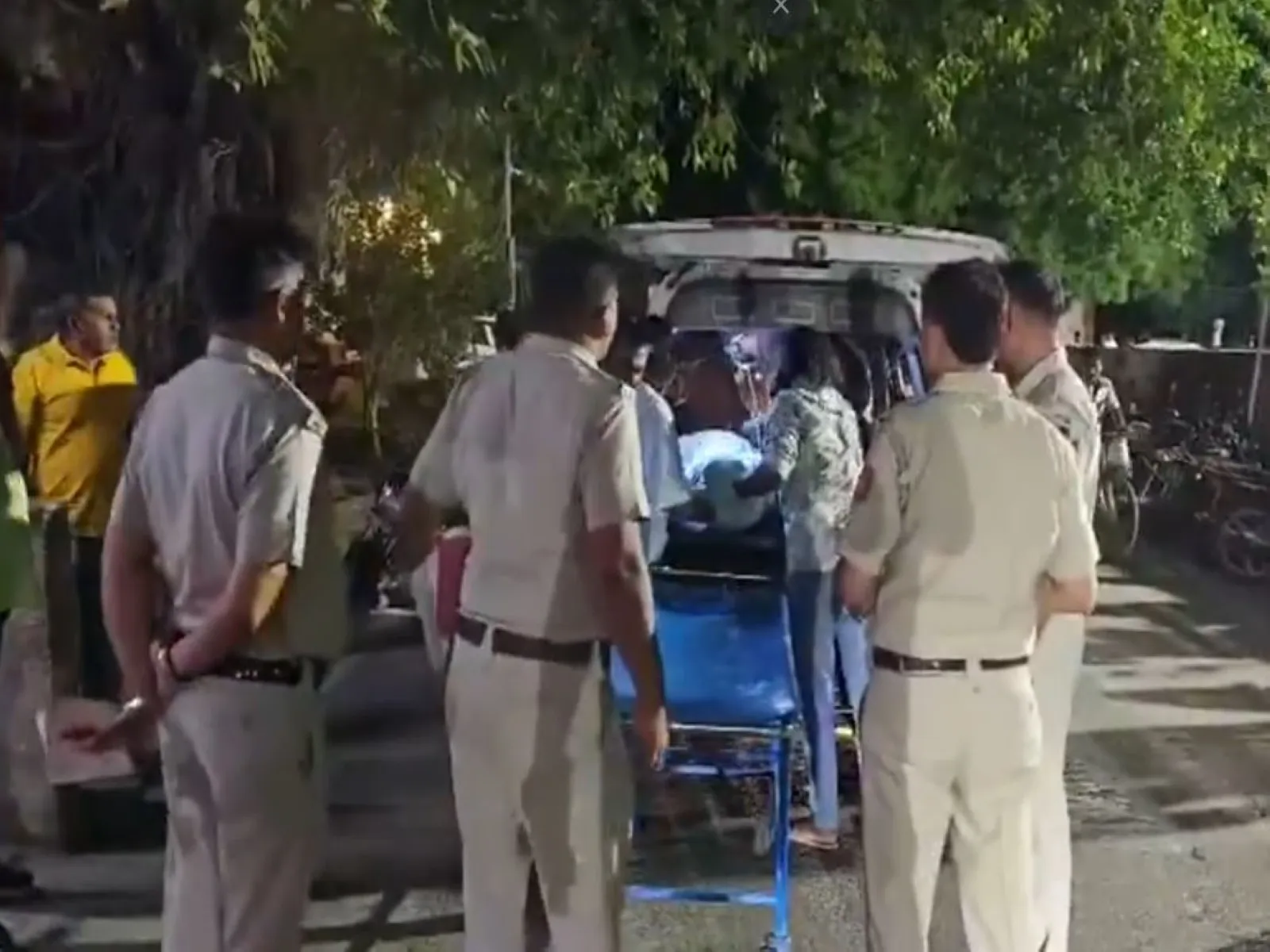 Runaway vehicle kills Delhi Police Head Constable on duty at Singhu border; 2 arrested
