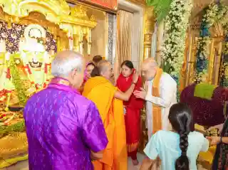 Rath Yatra: Amit Shah performs Mangala Aarti, offers prayers at Ahmedabad's Jagannath temple