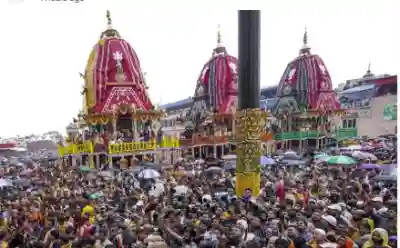 Over 8 Lakh Devotees Attend Puri Rath Yatra Despite Heavy Rain
