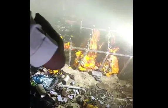 Fire breaks out at leather showroom in Bhubaneswar’s Ashok Nagar; goods worth lakhs damaged

