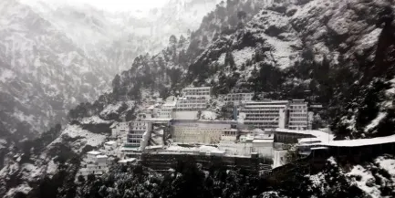 Vaishno Devi Yatra temporarily suspended due to inclement weather advisory