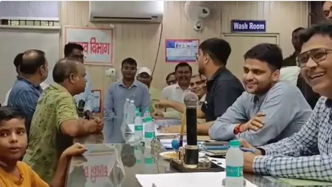 Unlock our home mightily locked by uncle: Grade 8 boy in UP’s Lakhimpur  Kheri dares face DM in public grievance, demands quick action
