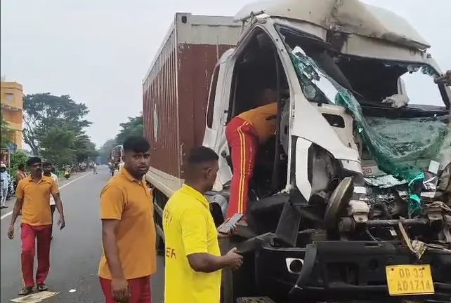Police reached the accident site, seized both trucks, and have initiated an investigation to determine the exact cause of the collision.