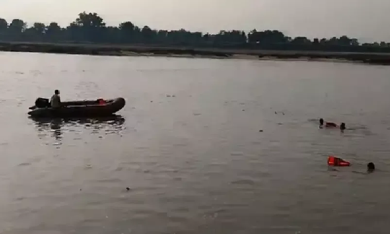 Class IX student goes missing after falling into Brahmani River while shooting reel in Odisha

