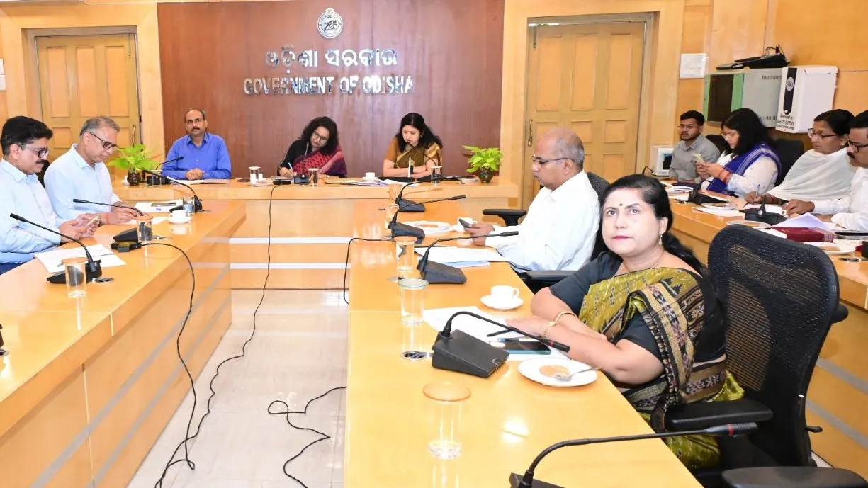 Odisha Chief Secretary reviews key schemes, directs timely completion of projects 