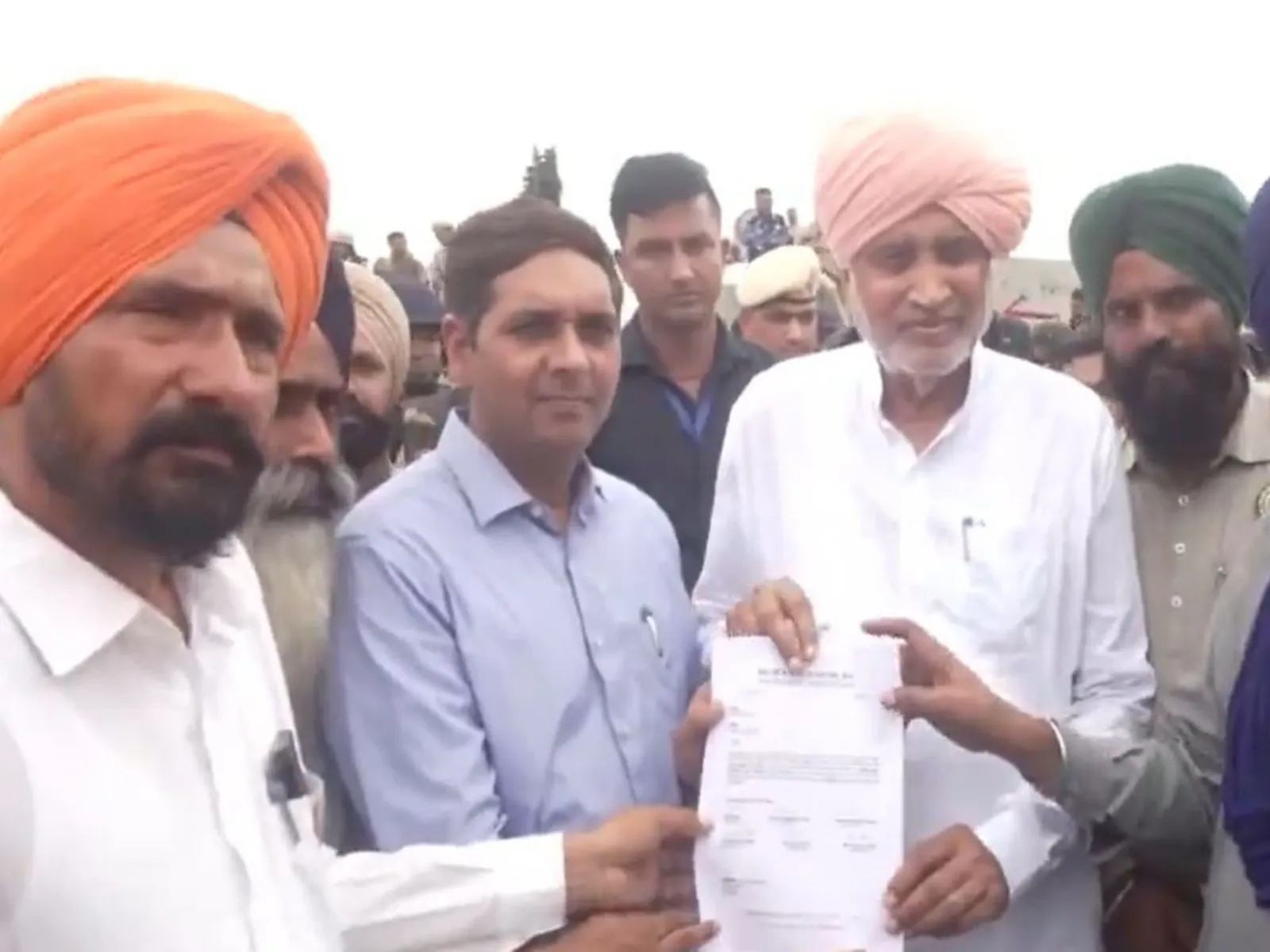 Haryana govt receives farmers' demands at Shambhu border, assures meeting with Union Agriculture Minister