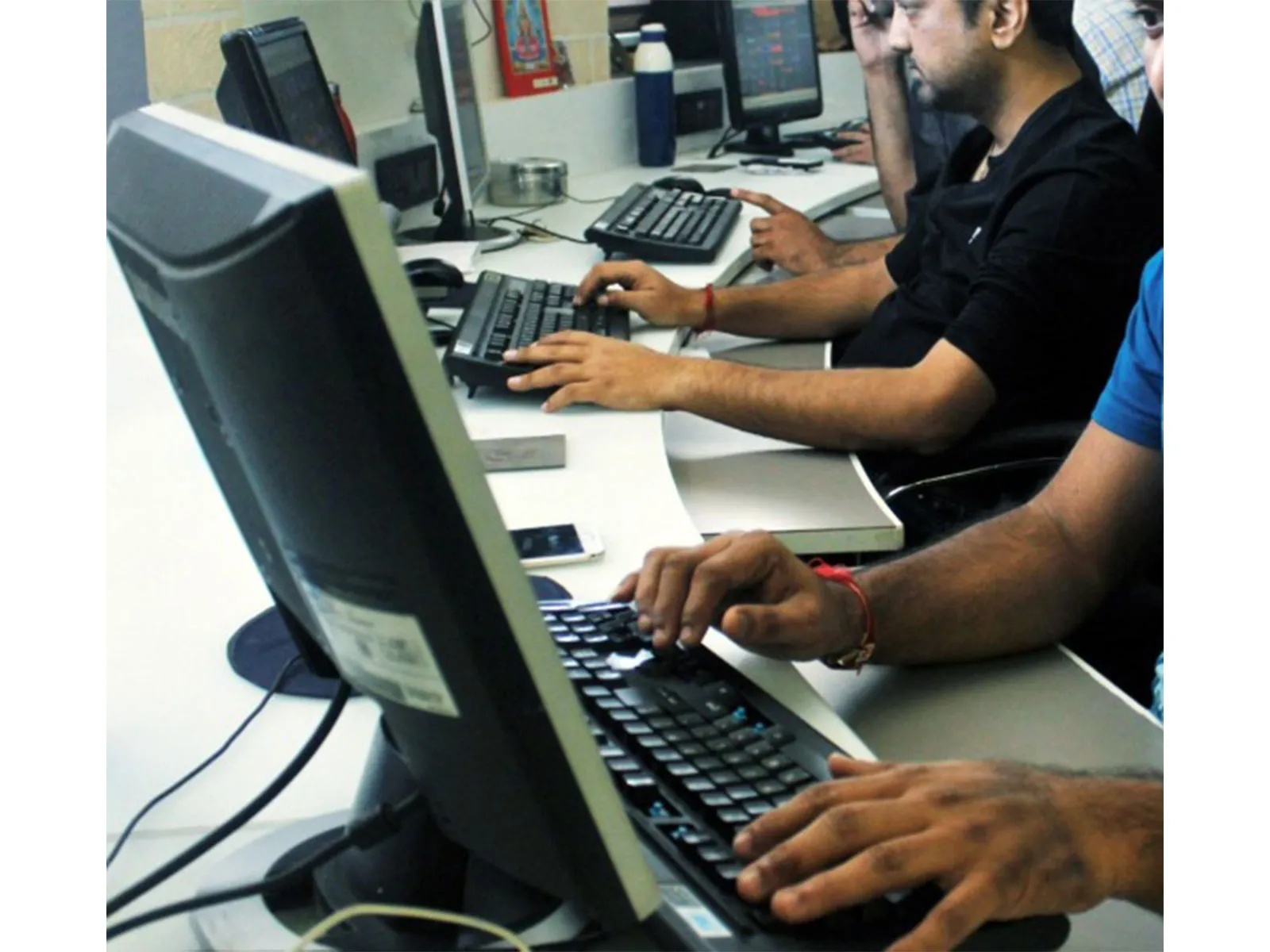 Gujarat Cyber Crime Police save elderly couple from 'digital arrest' fraud, save their gold, money