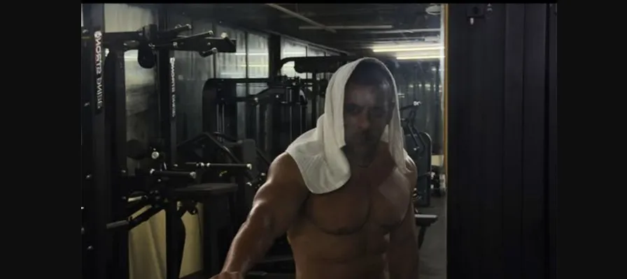 "Joe darr gaya vo mar gaya.." : Salman Khan shares ripped gym pics, drops cryptic note
