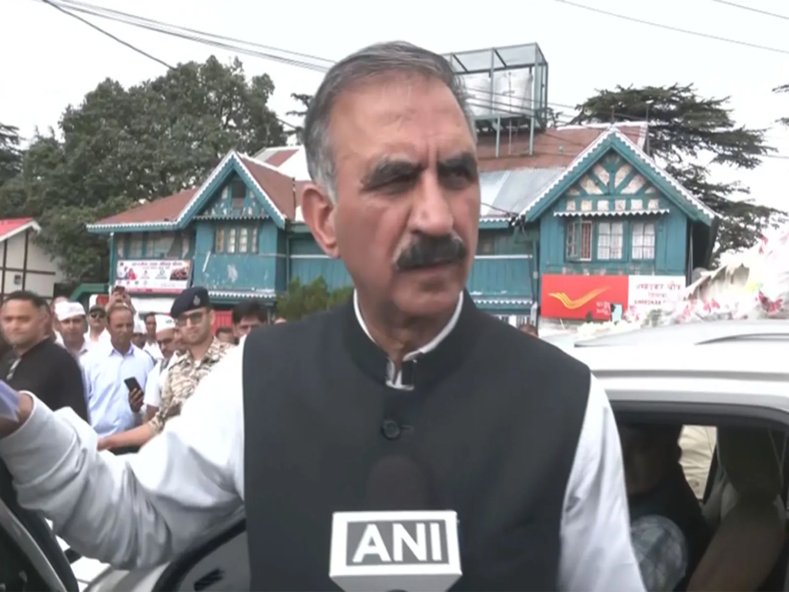 Himachal CM assures  major concessions to primary teachers as they  continue relay hunger strike 