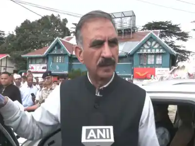 Himachal CM assures  major concessions to primary teachers as they  continue relay hunger strike 