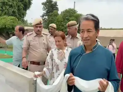 Sonam Wangchuk pays tribute at Rajghat after being discharged from hospital