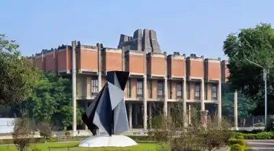 Hacker who breached IIT Kanpur website gets an internship offer instead of facing strict police action