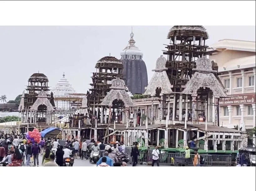 Odisha: Around 220 artisans give final touches to Jagannath Rath Yatra chariots
