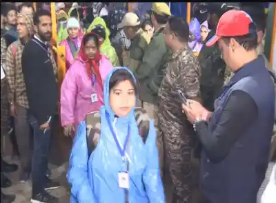 Amarnath Yatra 2026: First batch of pilgrims departs from Baltal and Pahalgam base camps amid tight security