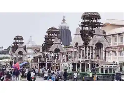 Odisha: Around 220 artisans give final touches to Jagannath Rath Yatra chariots