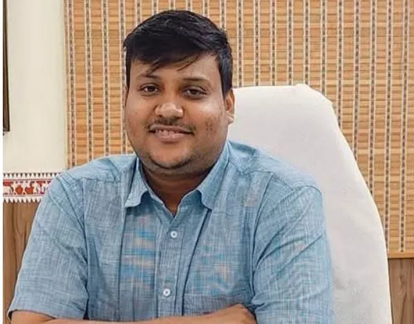 Khordha Collector Cancels Leave, Directs Officials to Stay at Headquarters Amid Flood Threat