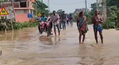Baitarani floods inundate villages in Jajpur; over 3,000 evacuated, two missing