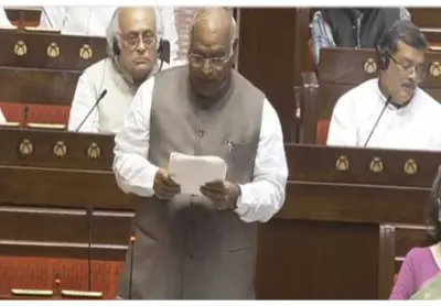 Kharge Criticizes Anti-Paper Leak Bill, says legislation fails to address root causes