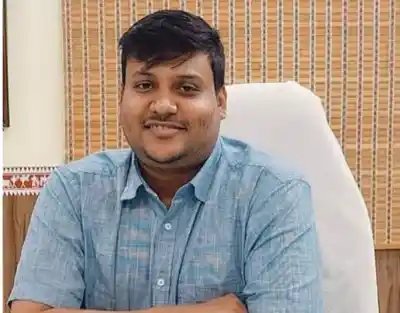Khordha Collector Cancels Leave, Directs Officials to Stay at Headquarters Amid Flood Threat