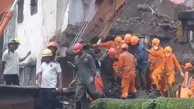 8 killed, several feared trapped after four-storey building collapses in Maharashtra's Bhiwandi