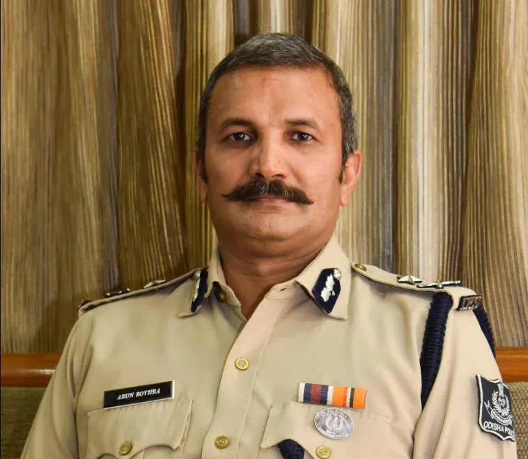 Senior IPS Officer Arun Bothra slams murder accused Siya Goyal over 'Middle Finger' gesture