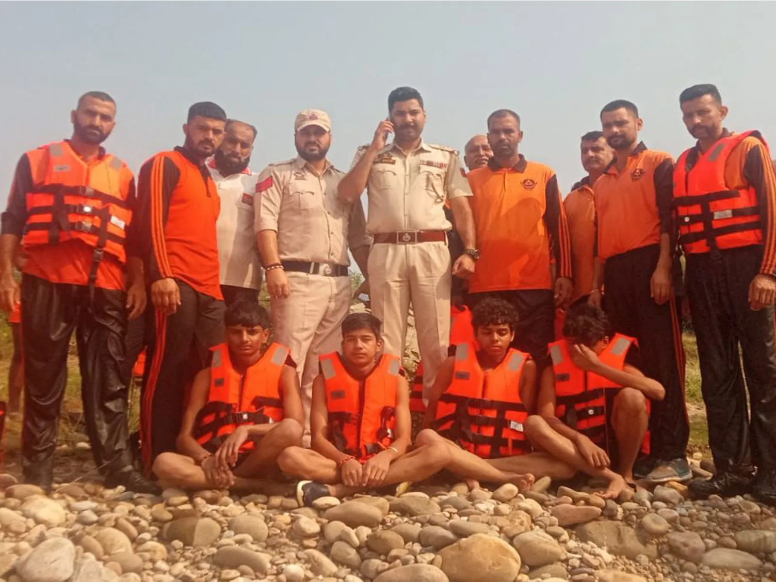 Jammu Police, SDRF rescue four children stranded in River Tawi
