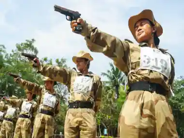 CISF inducts 22 women commandos into QRT wing at Delhi Metro 
