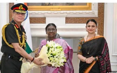 Army Chief General Dhiraj Seth Meets President Droupadi Murmu at Rashtrapati Bhavan