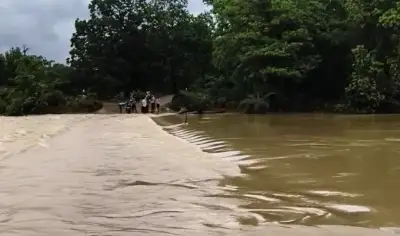 Heavy rain cuts off five villages in Keonjhar's Telkoi; car swept away in floodwaters