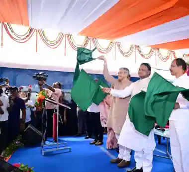 Odisha CM, Railway Minister flag off new Puri–Koraput–Puri train
