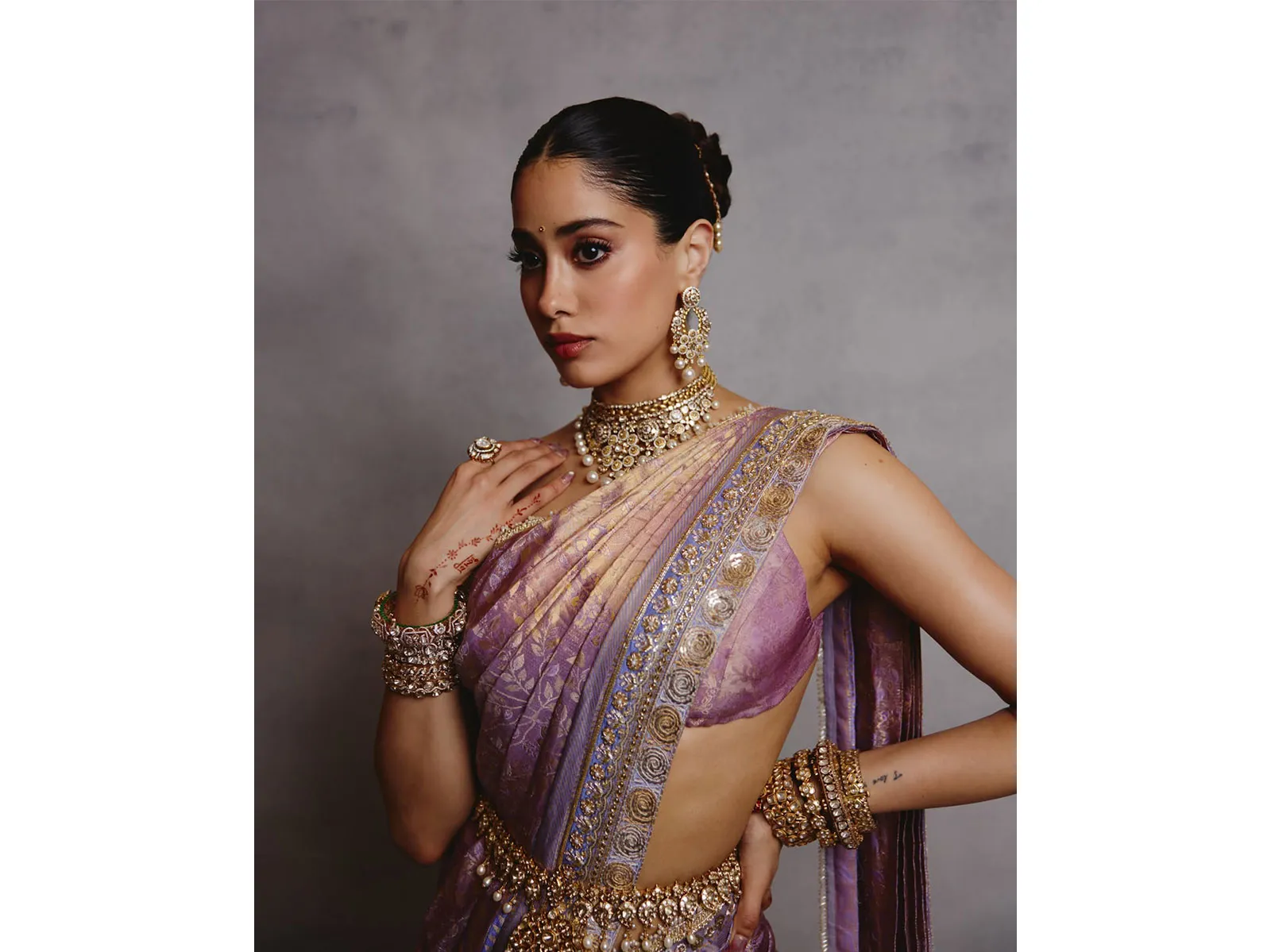 Janhvi Kapoor's hidden mehendi detail for Shikhar Pahariya goes viral