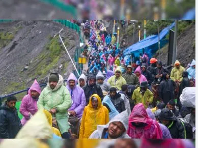 Surge in Amarnath Yatra Pilgrims Signals Boost for J&K Tourism, Says LG