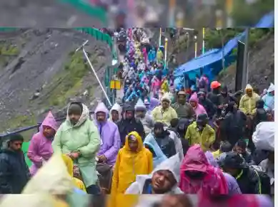 Surge in Amarnath Yatra Pilgrims Signals Boost for J&K Tourism, Says LG