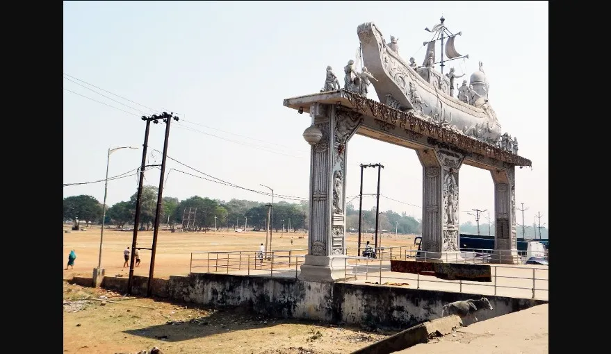 The administration has imposed a complete ban on public entry to all river ghats along the Mahanadi and its tributaries. Activities including bathing, swimming, boating, taking selfies, and visiting barrage areas have been prohibited until further notice. Public movement, gatherings, and crowding at the Baliyatra Ground have also been restricted