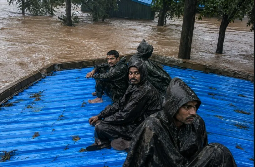 After spending the night exposed to heavy rain, the stranded personnel were rescued the following morning by an Indian Air Force helicopter. However, their weapons, equipment, and other belongings remain submerged in the floodwaters.
