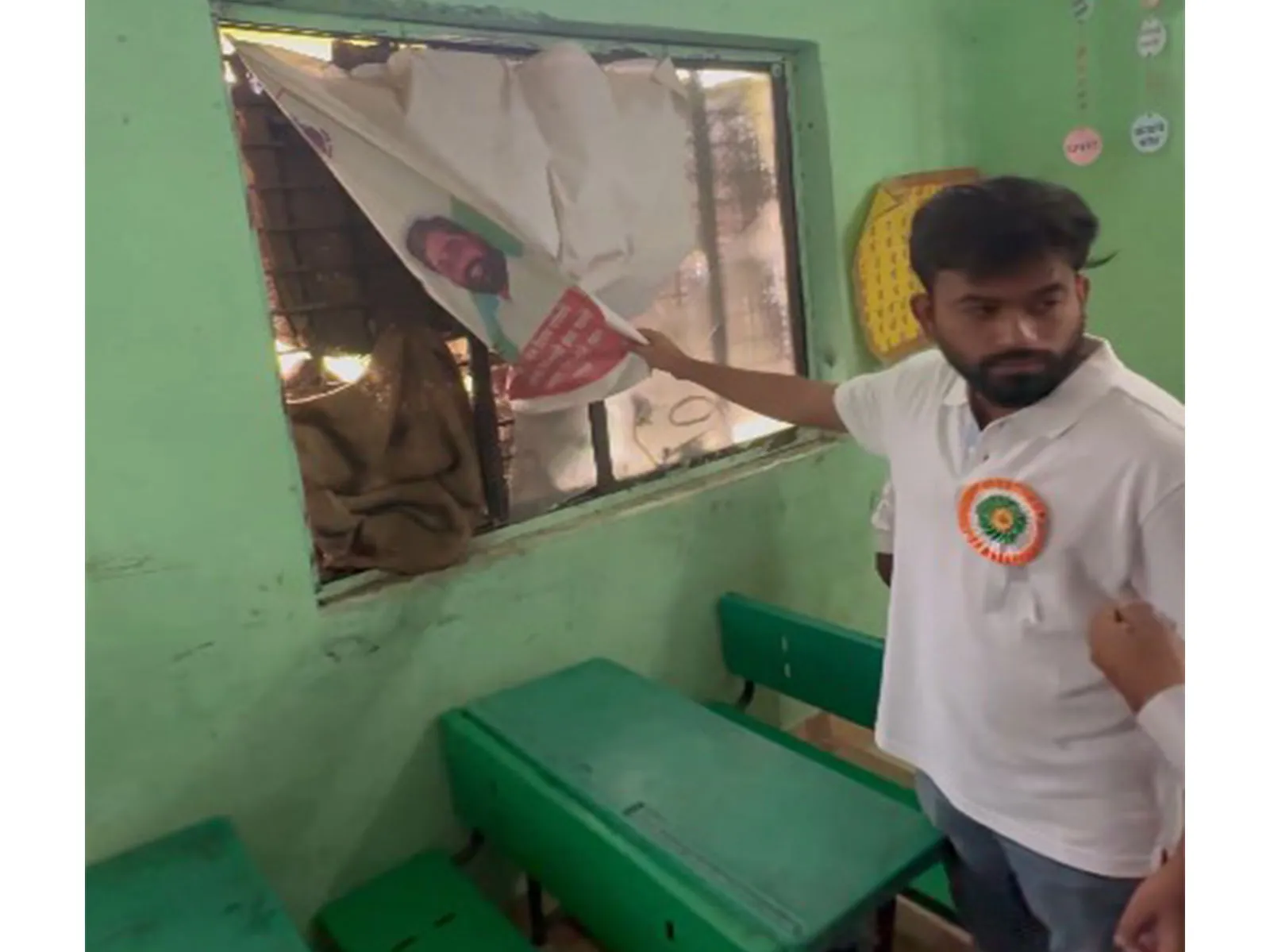 CJP's Abhijeet Dipke launches 'School Thik Karo' campaign on I-Day, asks, 'How is any kid supposed to use this toilet?'