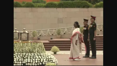 80th Independence Day: President Murmu remembers bravehearts at National War Memorial