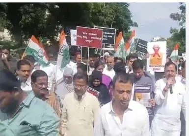 Congress Stages Protest in Kalaburagi Over Alleged ‘Shuddhikaran’ After Kharge’s Haldwani Rally