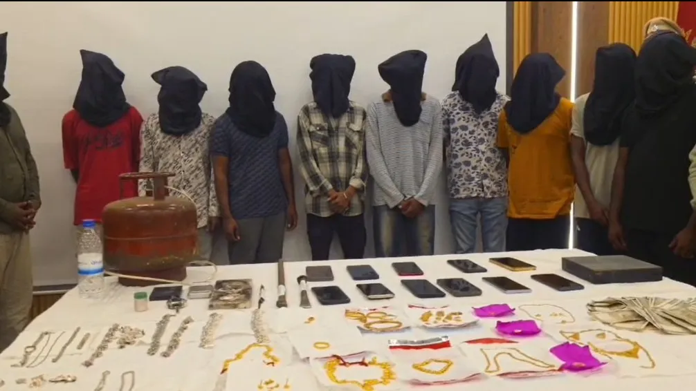 The accused allegedly targeted vacant houses and disabled CCTV cameras before carrying out the thefts. Following a series of such incidents, police formed a special team and took the assistance of cyber experts to track down the suspects.