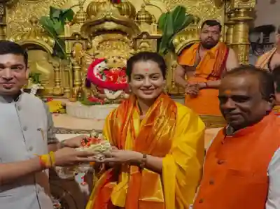 Kangana Ranaut visits Siddhivinayak, Mumba Devi temple in Mumbai