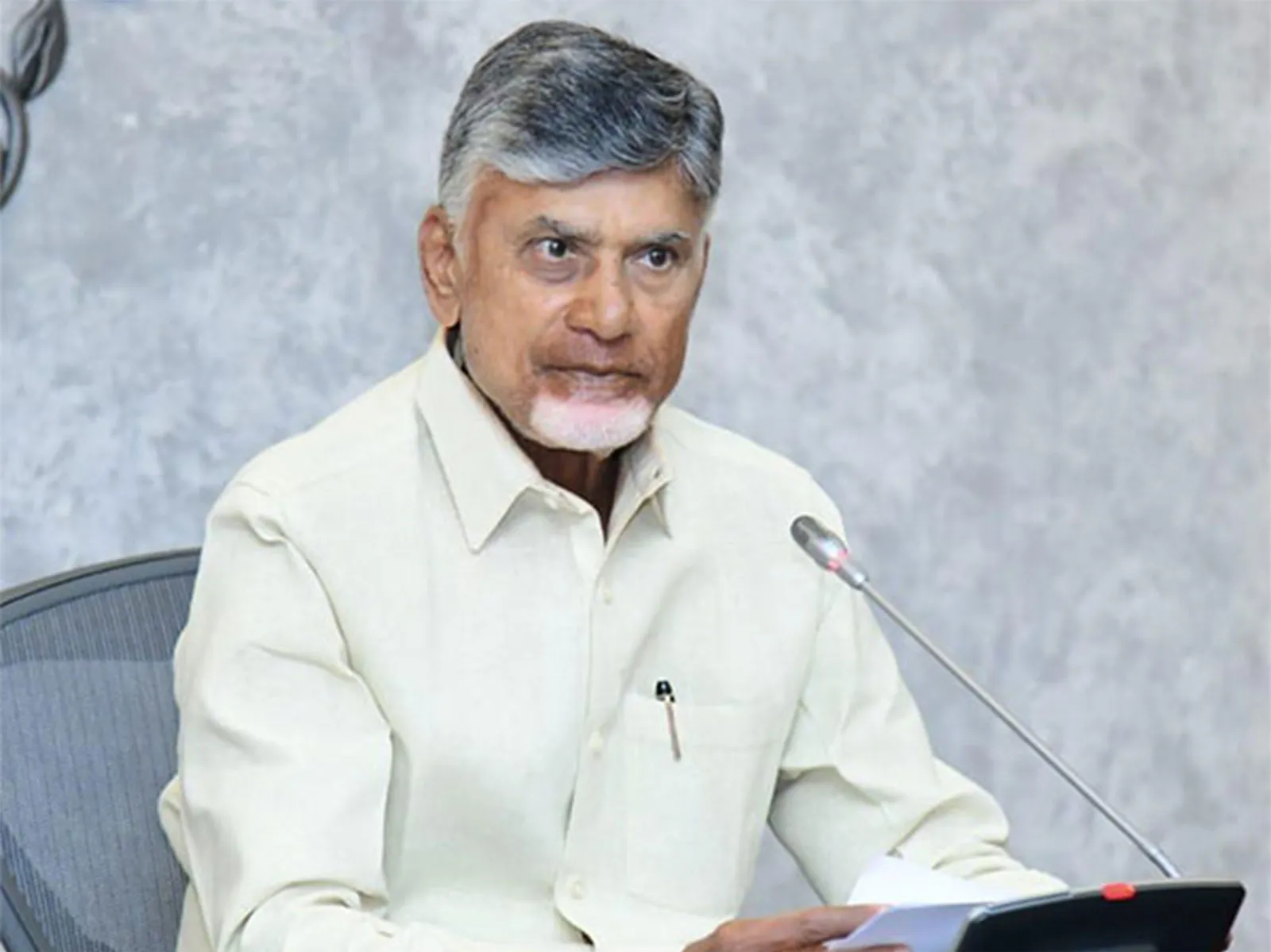 Andhra Pradesh Chief Minister N Chandrababu Naidu handed over a Rs 200 crore compensation cheque to representatives of Veligonda project-displaced families at the Assembly premises on Wednesday.