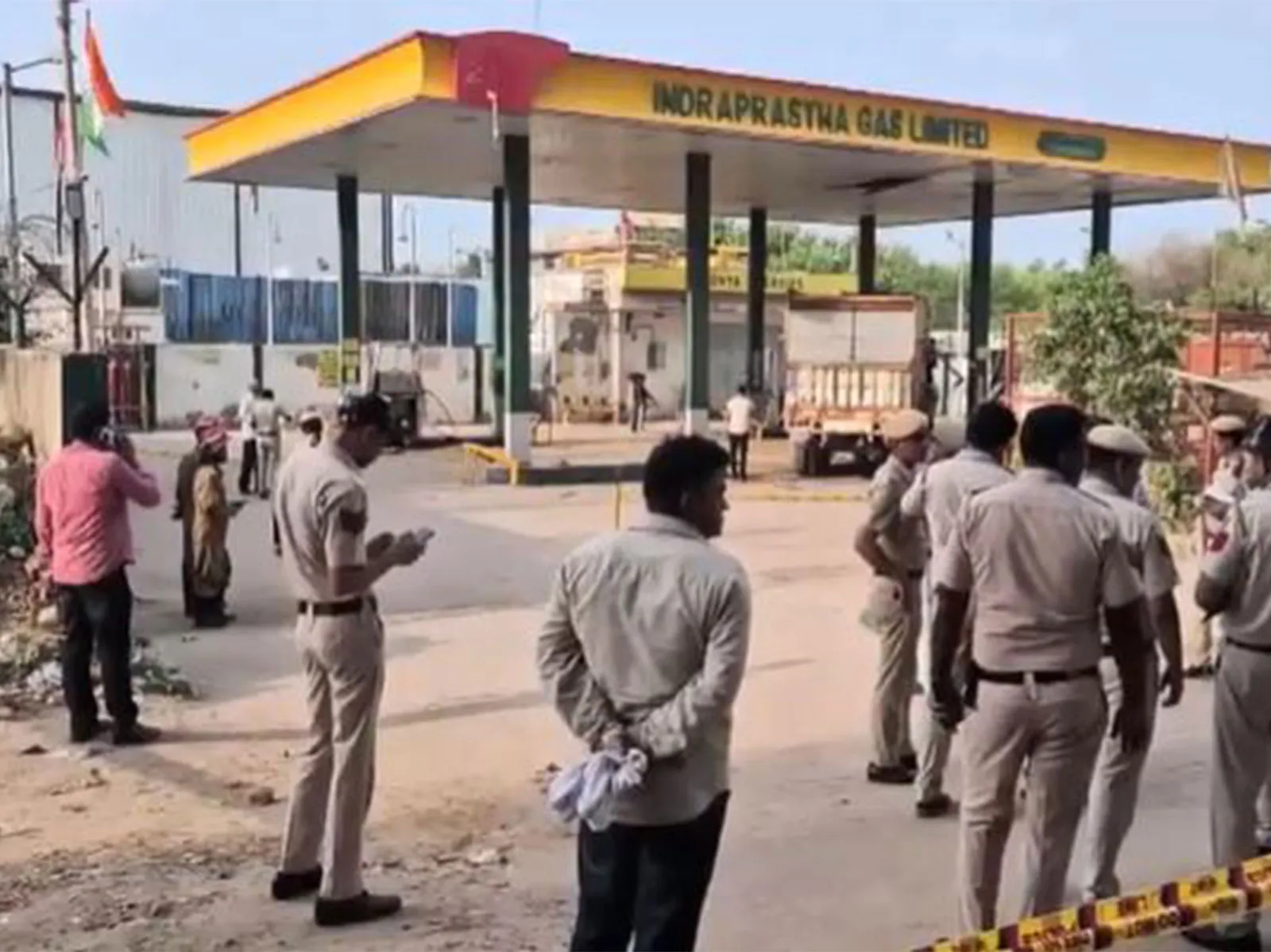  3  killed as CNG cylinder blasts in Delhi during refilling