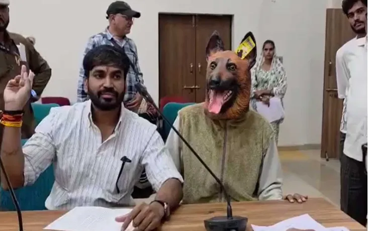 Congress Leader Highlights Stray Dog Menace at Khandwa Jan Sunwai