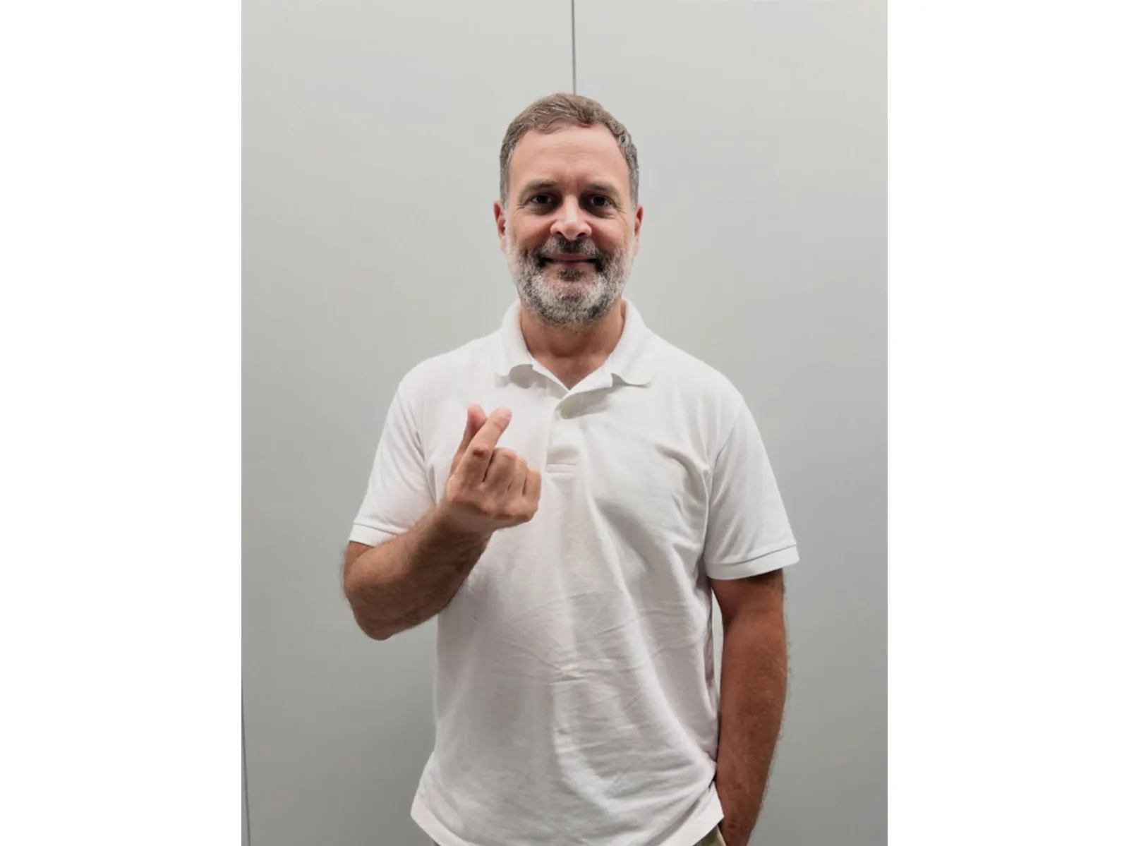 Rahul Gandhi marks Friendship Day with viral Korean finger heart gesture