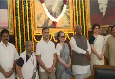 Congress leaders pay floral tribute to former PM Rajiv Gandhi on 82nd birth anniversary at Parliament