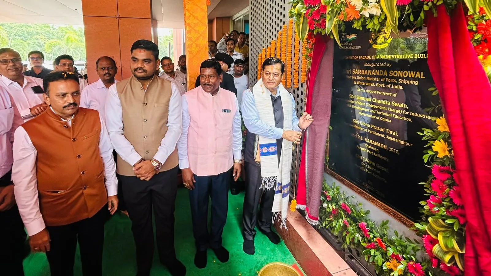 Odisha: Union Minister Sonowal inaugurates Rs 427.80 crore projects at Paradip Port, signs Rs 1,580 crore mechanisation pacts

