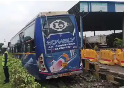 Bus Overturns at Cuttack Toll Gate, 10 Injured; Two Critical